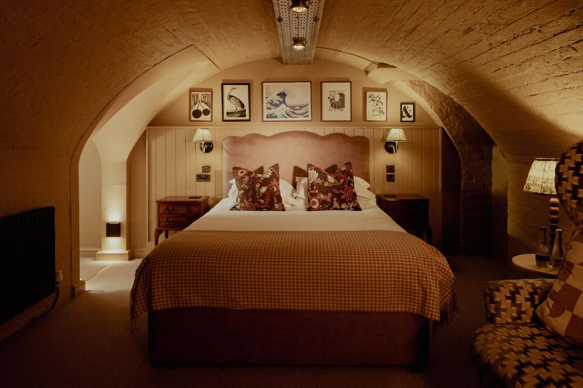 The Churchill Hotel — Photos 1